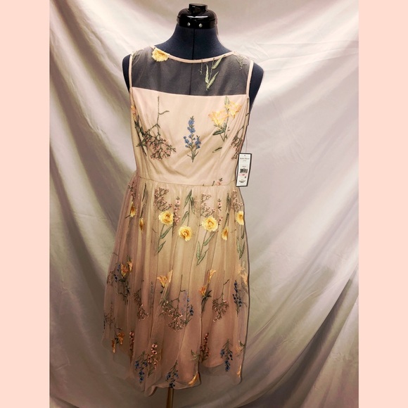 Jessica Howard Blush Flower Dress NWT Size 10P - Picture 3 of 8
